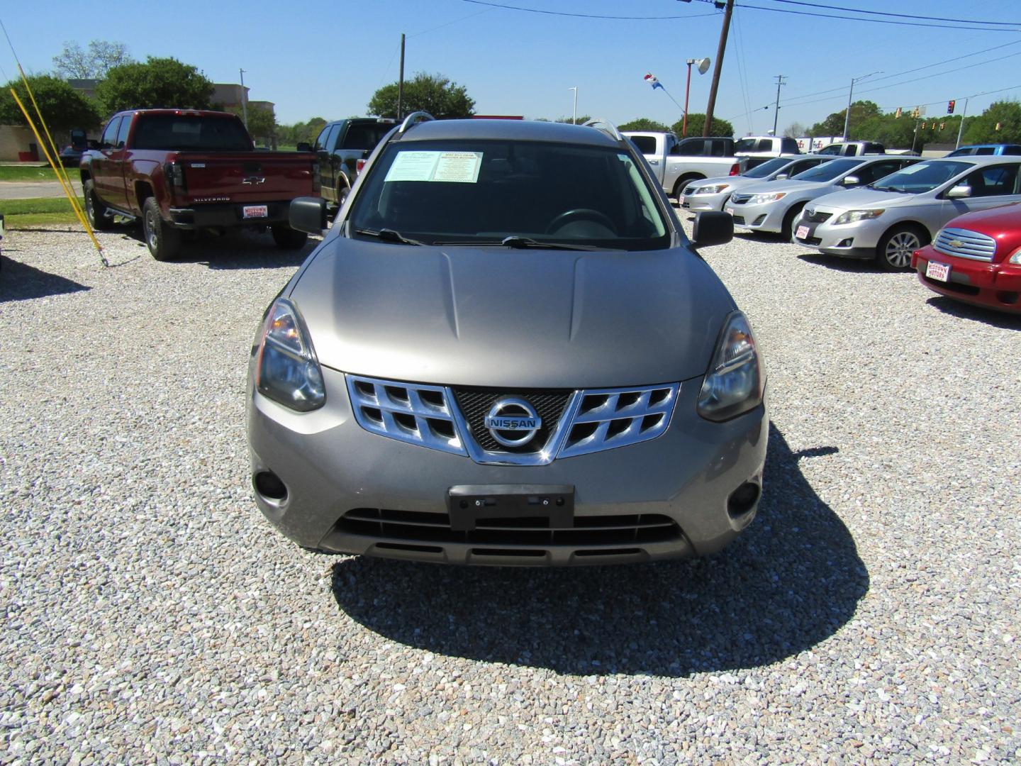 2015 Gray /Gray Nissan Rogue Select S 2WD (JN8AS5MT2FW) with an 2.5L L4 DOHC 16V engine, Automatic transmission, located at 15016 S Hwy 231, Midland City, AL, 36350, (334) 983-3001, 31.306210, -85.495277 - Photo#1